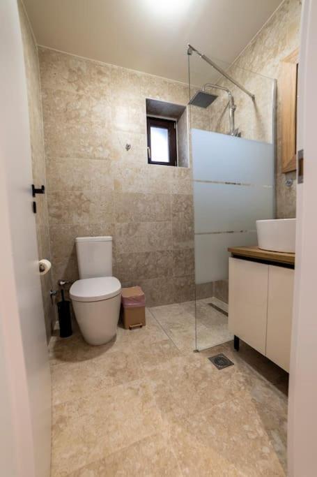 Lithic Suites Калампака Экстерьер фото